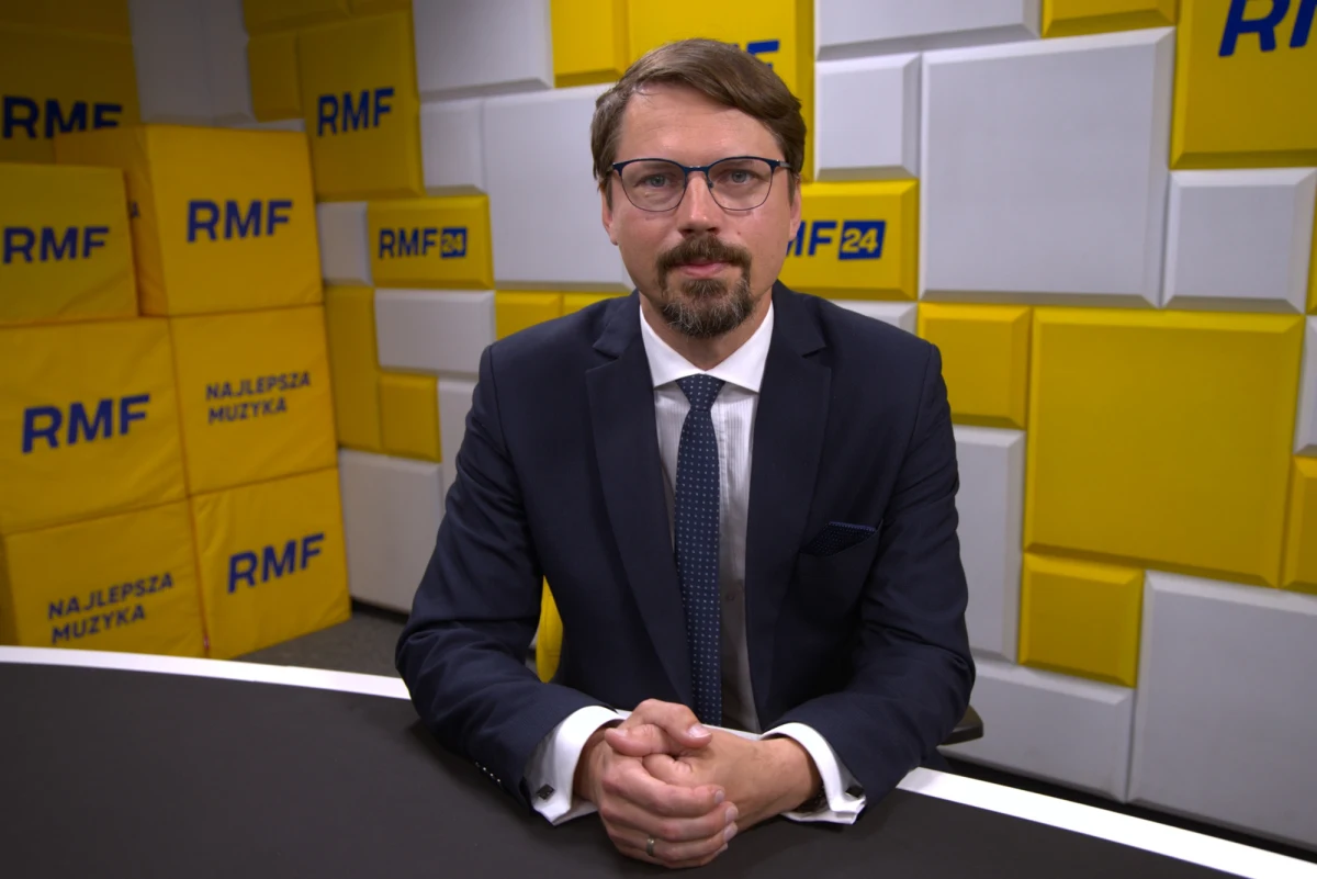 "Zakazanie kryptoaktywów i obracania nimi zbliżyłoby Polskę bardziej do Chin, Nepalu i Bangladeszu" - ocenił w Popołudniowej rozmowie w RMF FM przewodniczący klubu Konfederacji Grzegorz Płaczek. W ten sposób poseł skomentował projekt ustawy złożony w Sejmie przez PiS i delegalizujący działalność związaną z kryptowalutami.