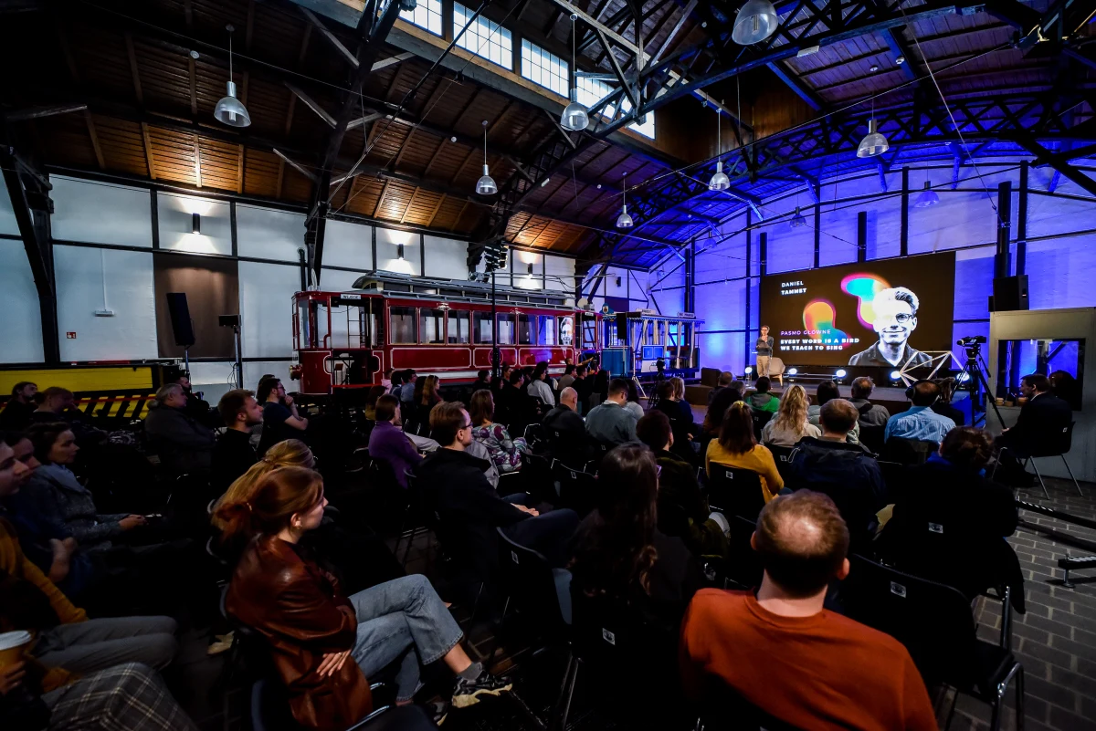 W dniach 19-24 maja w Krakowie odbędzie się Copernicus Festival – wydarzenie, podczas którego światowej sławy naukowcy odsłonią przed uczestnikami kulisy powstawania wszechświata, wyjaśnią sekrety świadomości i przedstawią najnowsze odkrycia dotyczące historii człowieka. Festiwal, organizowany w Muzeum Inżynierii i Techniki, to niepowtarzalna okazja, by zgłębić zagadki nauki podczas wykładów, debat i warsztatów.