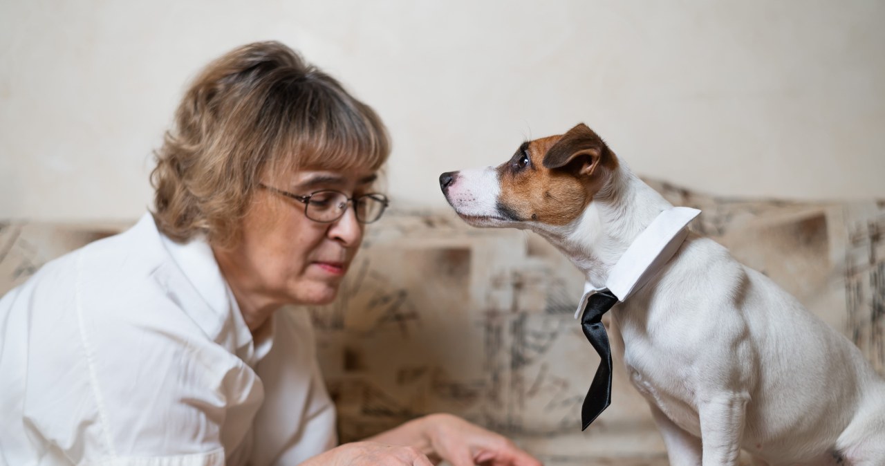 Samotność seniorów to coraz częstszy problem. Zwierzę może wiele zmienić