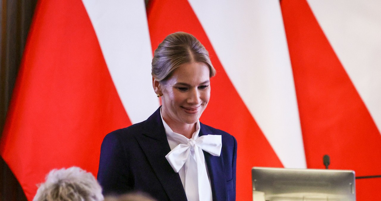 Elegancka, ale przesadzona? Stylizacja Marty Nawrockiej wzbudza emocje