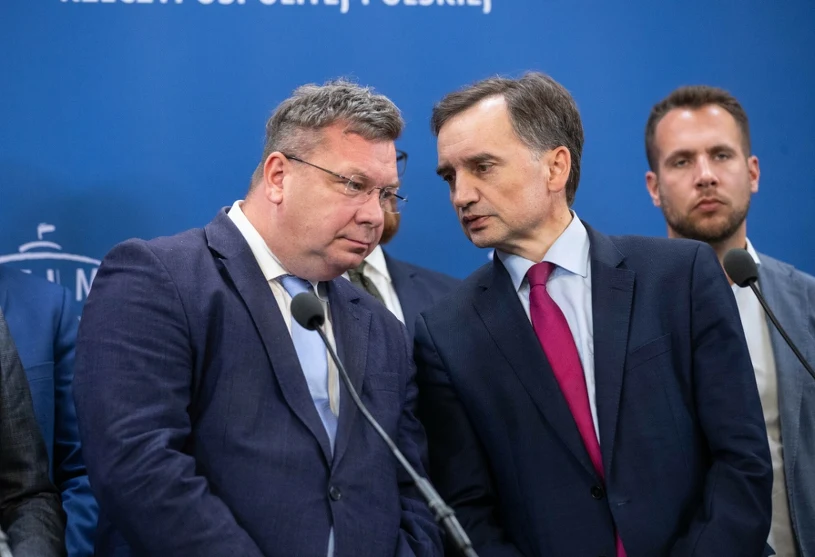 Sojusznik Zbigniewa Ziobry przekonuje: On nigdzie nie uciekł