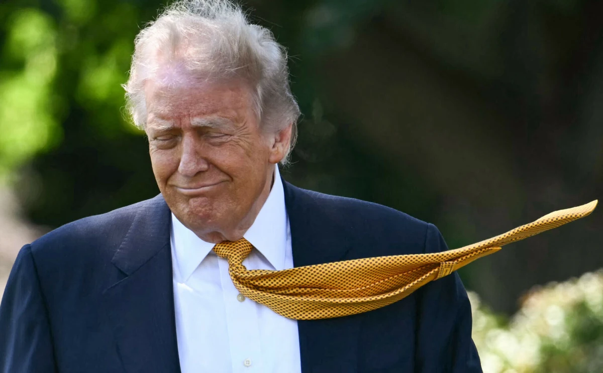 Sąd apelacyjny w Waszyngtonie tymczasowo przywrócił pobór 10-procentowych globalnych ceł, wprowadzonych w lutym przez Donalda Trumpa. To efekt decyzji, która wstrzymuje wcześniejszy wyrok sądu niższej instancji uznający te podatki za nielegalne.