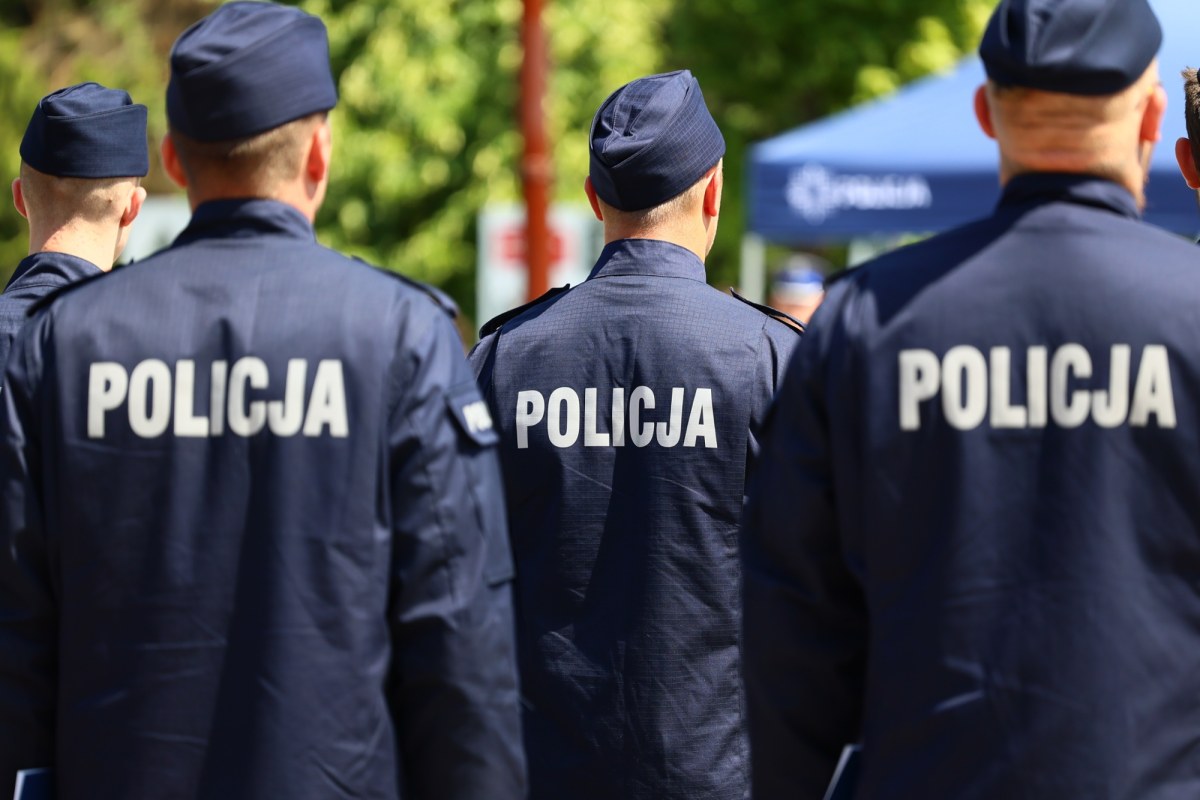 Rekordowe zatrudnienie w policji. Służba zaczyna być opłacalna