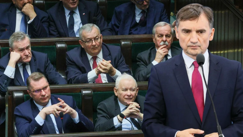 Zaskoczenie w PiS po wyjeździe Ziobry. "Dowiedzieli się z mediów"