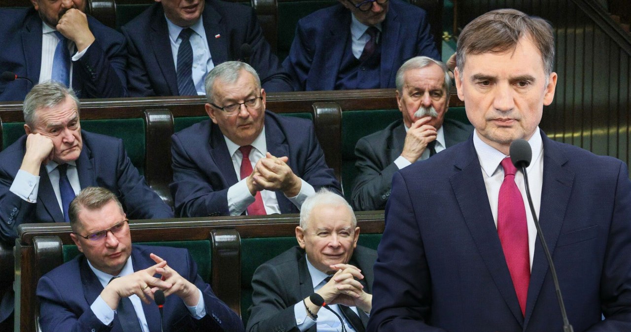 Zaskoczenie w PiS po wyjeździe Ziobry. "Dowiedzieli się z mediów"