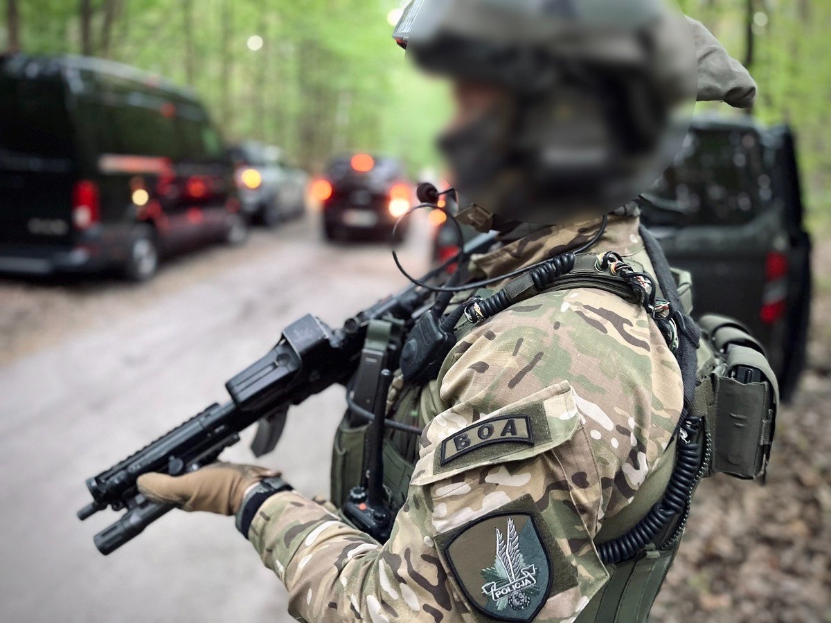 Kontrterroryści w akcji. Gang złodziei samochodów rozbity