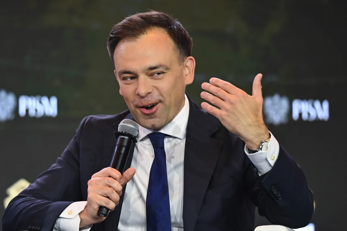 Minister finansów i gospodarki Andrzej Domański zapewnia, że jego resort będzie pracować nad tzw. podatkiem cyfrowym zgłoszonym przez Ministerstwo Cyfryzacji. Skomentował w ten sposób głosy amerykańskiej administracji, krytykujące wprowadzenie takiego podatku.