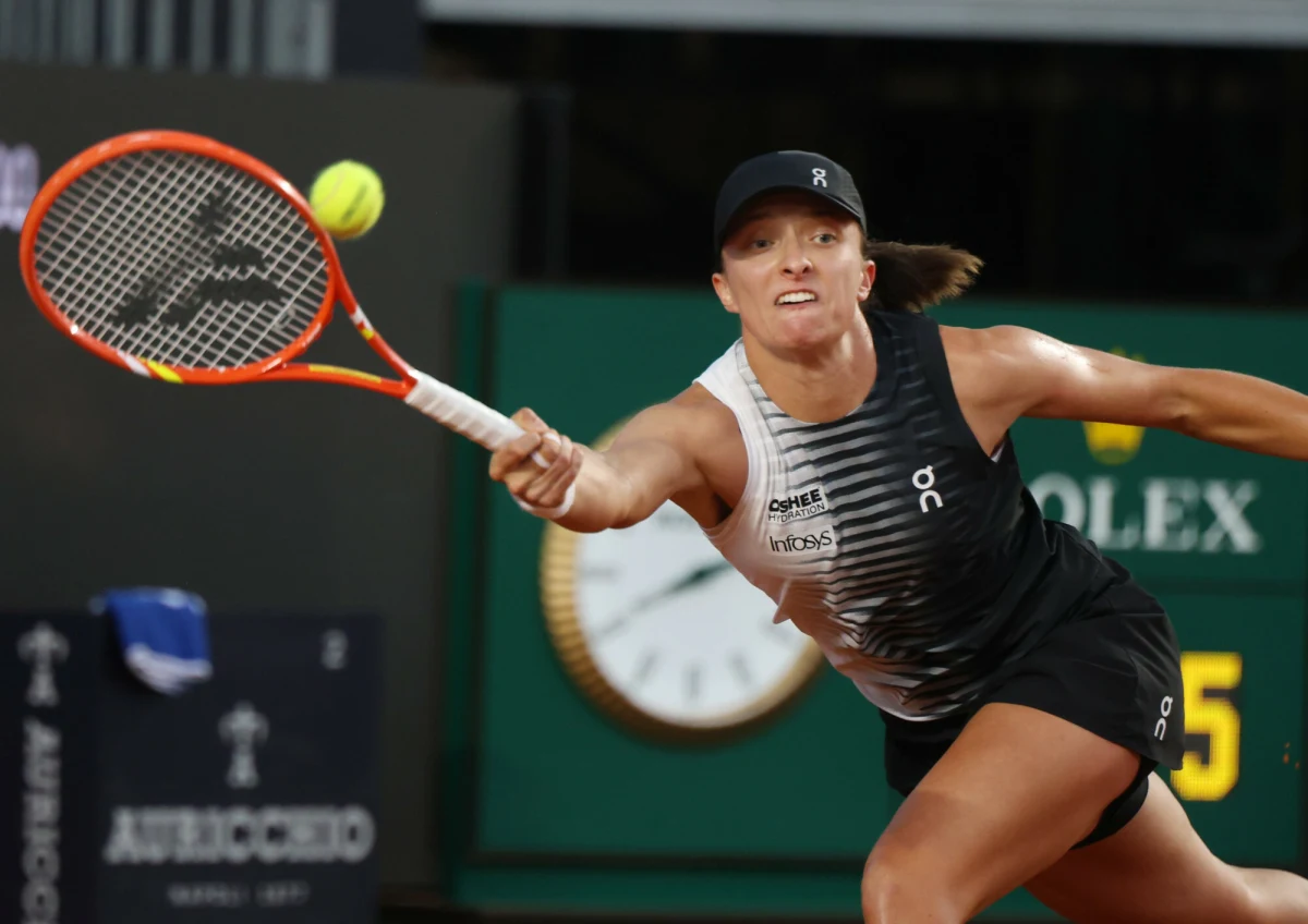 Niezwykle udany ćwierćfinał turnieju WTA 1000 w Rzymie w wykonaniu Igi Świątek. Polka straciła jedynie trzy gemy i pokonała Jessicę Pegulę 6:1, 6:2. Awans do półfinału oznacza, że Świątek osiągnęła właśnie najlepszy wynik w tym sezonie. 