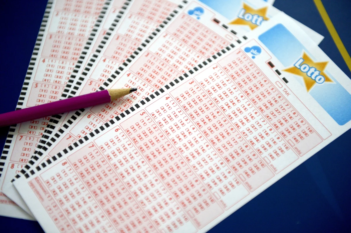 We wtorkowym losowaniu Lotto padła "szóstka". Szczęśliwiec, który rozbił kumulację, wzbogacił się w ten sposób o niemal 18 milionów złotych. 