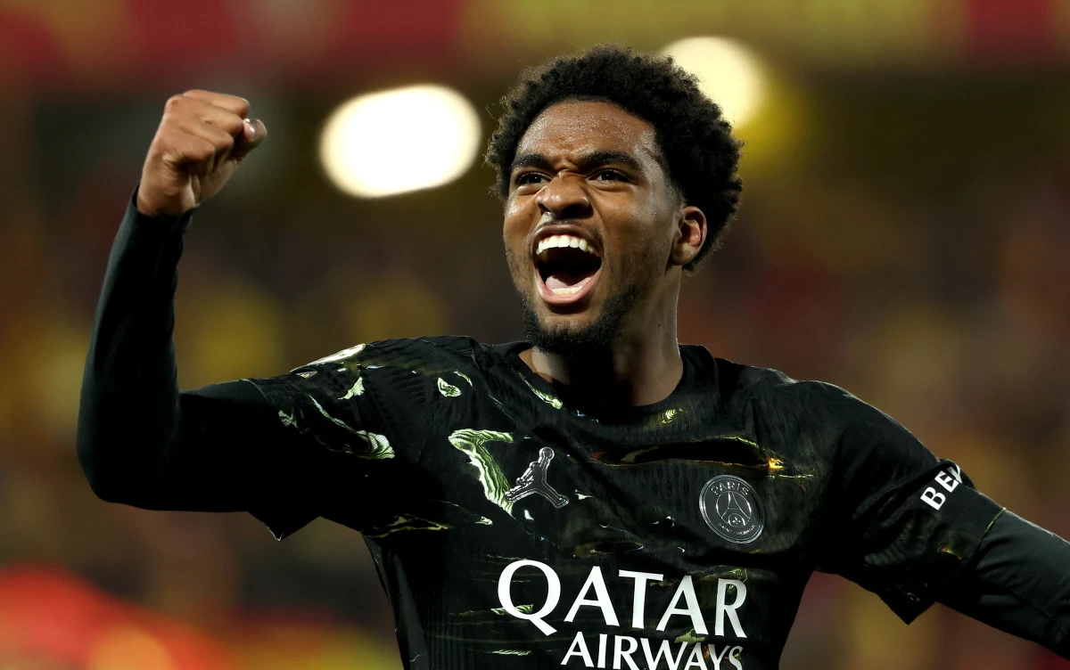Piłkarze Paris Saint-Germain wygrali na wyjeździe z RC Lens 2:0. Na jedną kolejkę przed końcem ligowych rozgrywek zapewnili sobie mistrzostwo Francji. To piąty z rzędu i 14. w historii tytuł stołecznej ekipy.