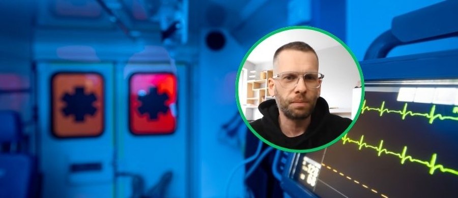 Myślisz, że w sytuacji zagrożenia życia zareagowałbyś właściwie? Często problem zaczyna się wtedy, gdy ktoś naprawdę upada na ulicy, przestaje oddychać, a wokół pojawia się panika. W rozmowie w podcaście Radia RMF24 „Lekarz Dyżurny” ratownik medyczny Karol Bączkowski, znany w internecie jako „Karol Ratownik”, bez owijania w bawełnę mówi o błędach popełnianych podczas pierwszej pomocy, absurdach z telewizji i strachu, który często zabija skuteczniej niż sam zawał.