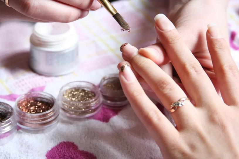 To najlepszy manicure dla krótkich paznokci. Wyglądają elegancko i modnie