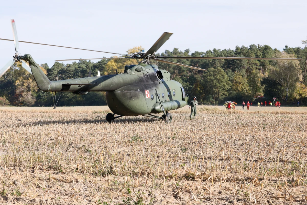 Ćwiczenia ratownictwa lotniczego SAREX-26 w Wielkopolsce. Około 500 żołnierzy, strażaków i funkcjonariuszy różnych służb bierze udział w próbach, które w piątek odbywają się w kilku południowych powiatach województwa.