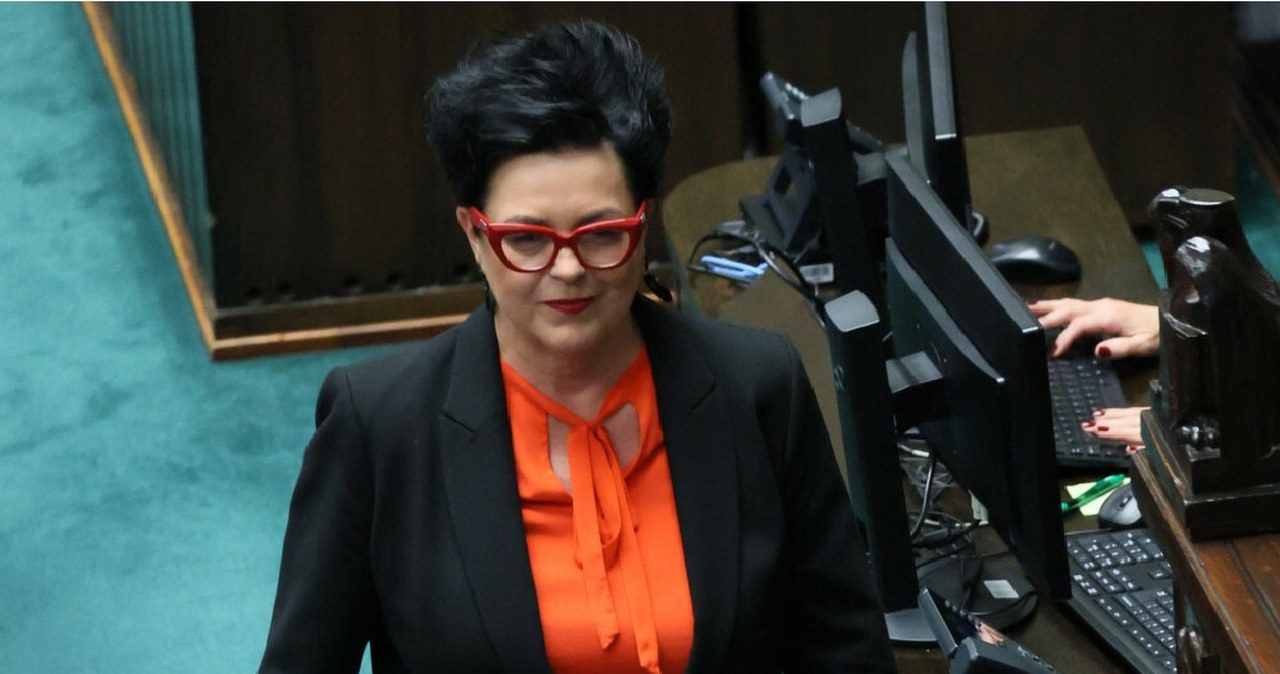 Bożena Borowiec złożyła ślubowanie w Sejmie. Zastąpi Łukasza Litewkę Bożena Borowiec złożyła ślubowanie w Sejmie. Zastąpi Łukasza Litewkę