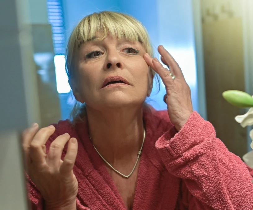 Mieszam kurkumę i jogurt. Przebarwienia znikają jak po laserze