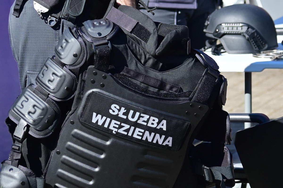 "Czujemy się oszukani". Funkcjonariusze Służby Więziennej wściekli na rząd