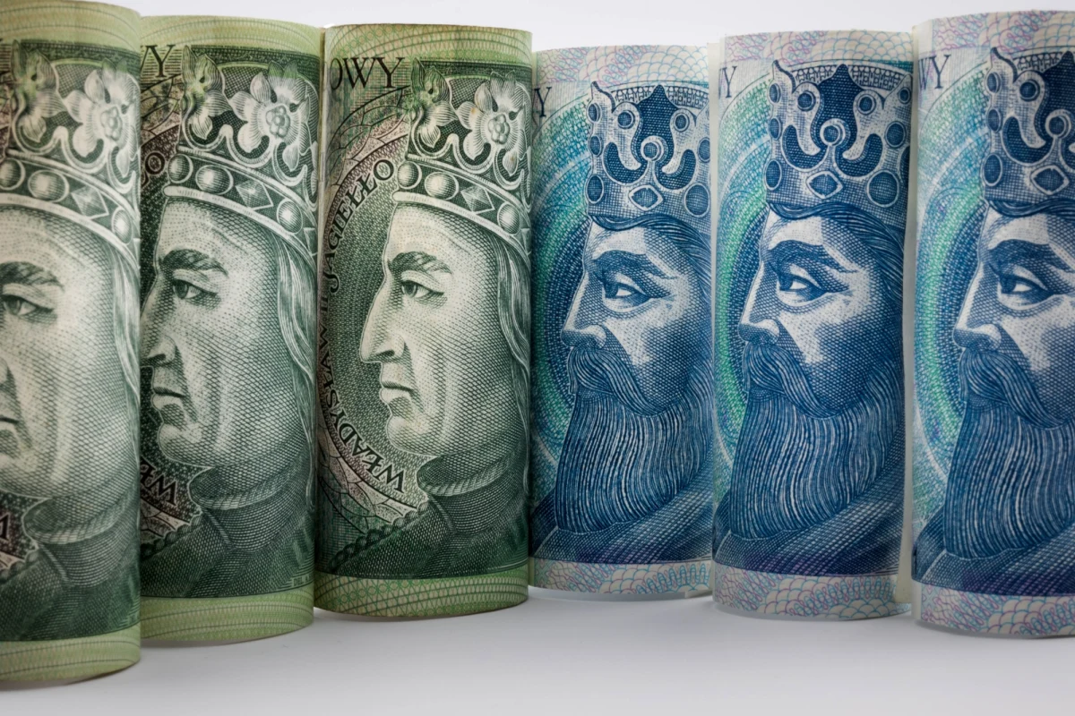 Deficyt budżetu państwa wyniósł już ponad 89 miliardów złotych. Takie są szacunkowe dane resortu finansów za okres od stycznia do kwietnia. Stanowi to prawie 33 procent deficytu zaplanowanego na ten rok. Z kolei dochody budżetu za ten okres to 29 procent tegorocznego planu. Wyniosły 187 mld zł.