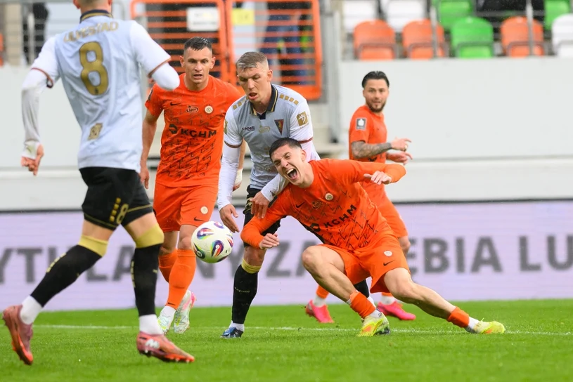 Puchary uciekają Zagłębiu. Jeden gol w Lubinie. Wielka euforia w Szczecinie