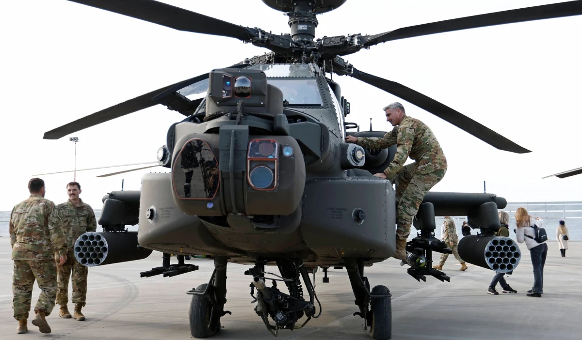 Pentagon planuje obniżenie rangi dowództwa sił lądowych - US Army - w Europie i Afryce - podał amerykański portal NOTUS, powołując się na źródła wtajemniczone w sprawę. Ma to być część reorganizacji amerykańskiej obecności wojskowej na kontynencie. Rzecznik resortu Sean Parnell nie potwierdził jednak wiadomości, twierdząc, że w sprawie nie zapadła jeszcze żadna decyzja. Portal twierdzi natomiast, że zmiana ma zostać zrealizowana do połowy lata.