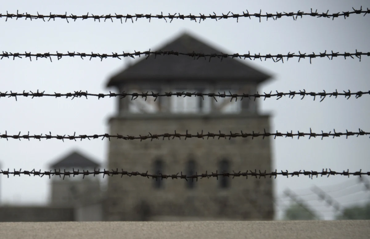 Sąd w Trieście na północy Włoch uznał odpowiedzialność Niemiec za uwięzienie w obozie koncentracyjnym podczas II wojny światowej włoskiego obywatela i orzekł, że jego synowi przysługuje 108 tys. euro odszkodowania. Niemcy odmawiają wypłaty odszkodowań, dlatego pochodzą one z funduszu utworzonego przez włoski rząd.