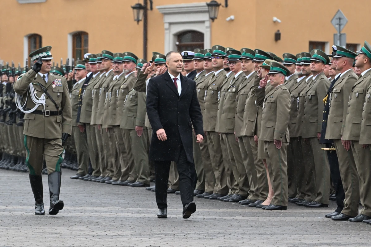 "Naród jest z was dumny, zawsze będę stał murem za mundurem Straży Granicznej i za strzeżeniem naszych polskich granic" - powiedział prezydent Karol Nawrocki do funkcjonariuszy podczas Centralnych Obchodów Święta Straży Granicznej w Lublinie.