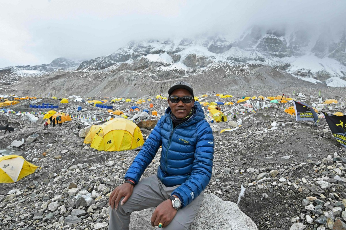 Kami Rita Sherpa po raz 32. zdobył Mount Everest. Nepalski przewodnik bije rekord świata