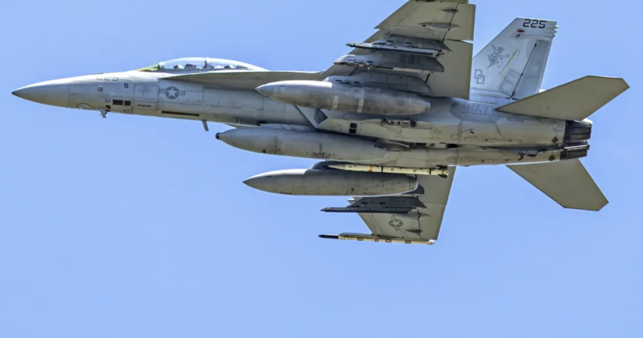 Czy Ukraina dostanie AIM-260 JATM? Tajny pocisk USA na pierwszym zdjęciu