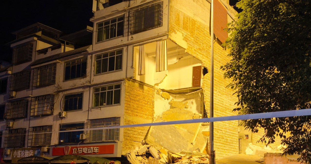 Trzęsienie ziemi w Chinach. Nie żyje małżeństwo, ewakuowano tysiące osób