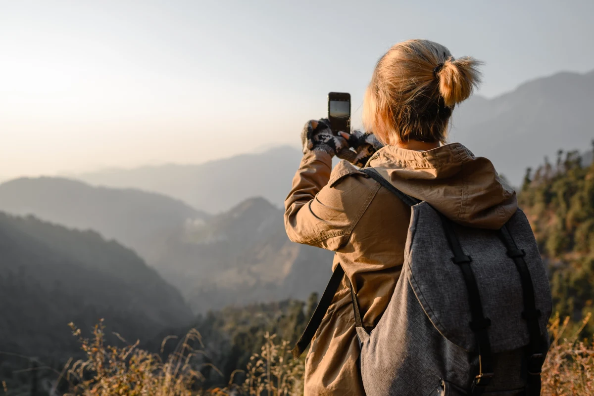 Wybór smartfona z najwyższej klasy aparatem to obecnie decyzja o posiadaniu profesjonalnego narzędzia fotograficznego, które mieści się w kieszeni. Prezentujemy modele z roku 2026, które wyznaczają nowe standardy, oferując zaawansowaną optykę. Zapraszamy do lektury!