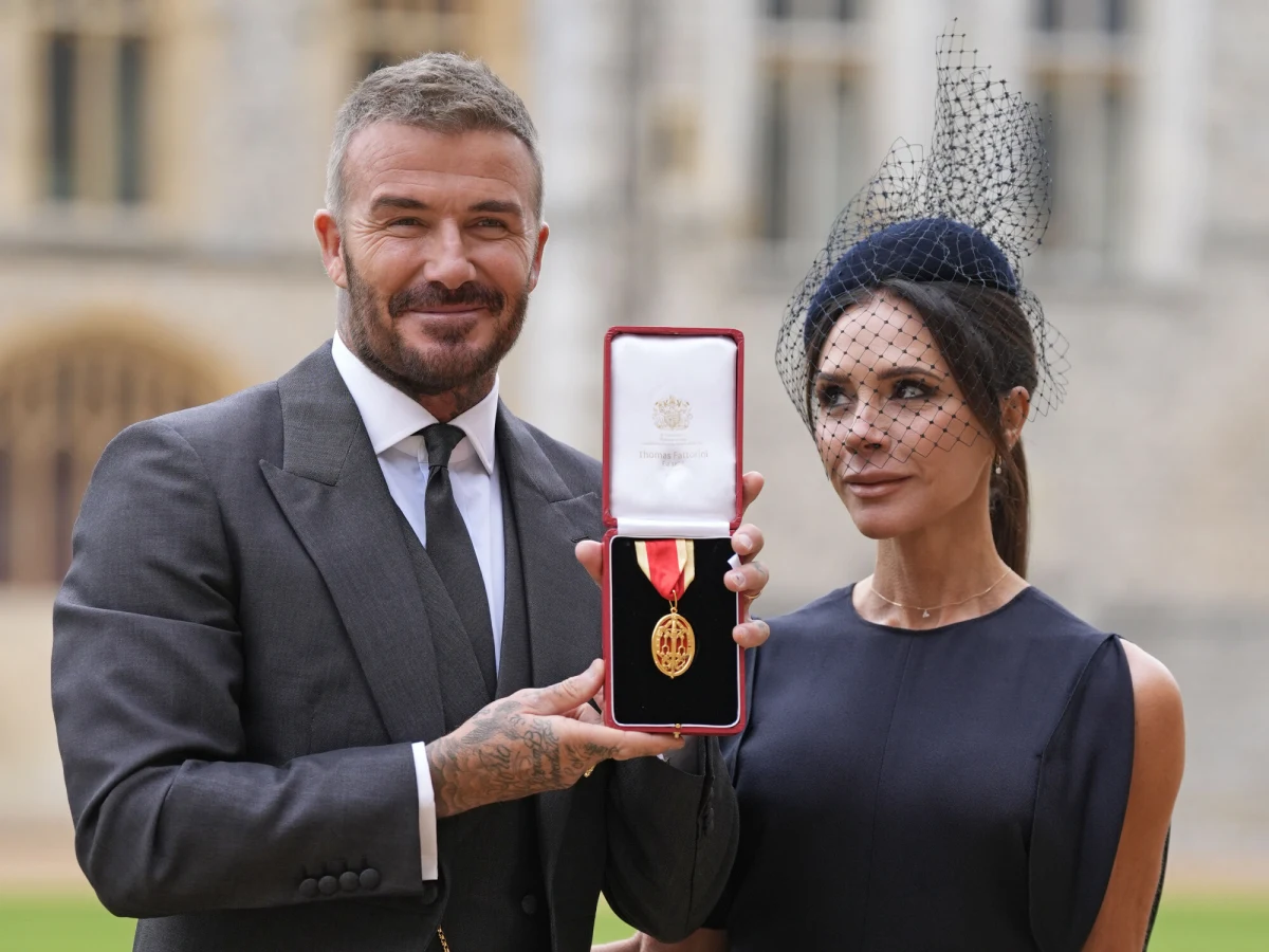 Były kapitan reprezentacji Anglii Sir David Beckham został pierwszym brytyjskim sportowcem-miliarderem – wynika z najnowszego zestawienia Sunday Times Rich List 2026. Majątek Beckhama i jego żony, projektantki mody oraz byłej członkini Spice Girls Victorii Beckham, oszacowano na 1,185 mld funtów.