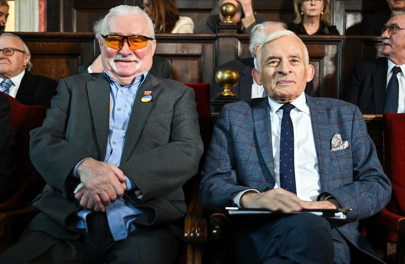 Wałęsa, Buzek i Merkel z orderem. To pierwsze takie odznaczenie w historii