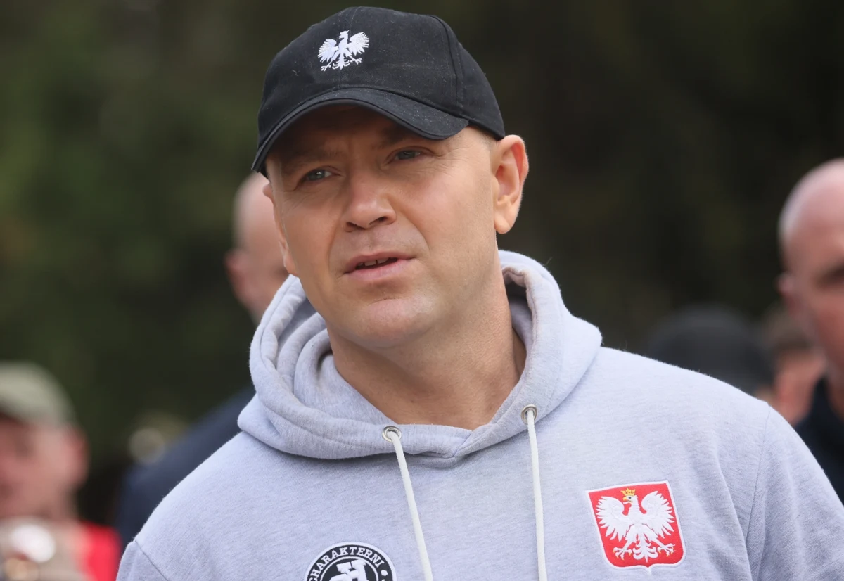 ​Rozstrzygnięte przetargi na sprzęt i wyposażenie dla służb podległych MSWiA, które miały być sfinansowane z funduszu SAFE, zostaną unieważnione - dowiedział się reporter RMF FM Krzysztof Zasada. Zapadła decyzja, by postępowania wszcząć od nowa - chodzi o zakupy na poziomie ponad 7 mld złotych. 