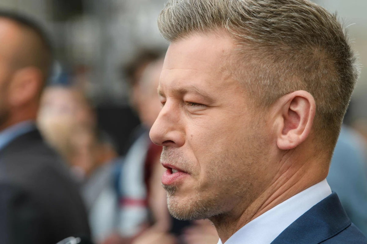Nowy premier Węgier Peter Magyar przybył do Polski w towarzystwie kluczowych ministrów. Swoją pierwszą oficjalną podróż Magyar rozpoczyna w Krakowie, gdzie m.in. zwiedzi Wawel. Później uda się pociągiem do Warszawy.