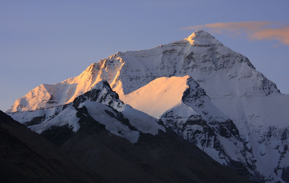 Bartek Ziemski zjechał na nartach z Mount Everestu. "Tak mi zbrzydł, iż raczej tam nie wrócę"