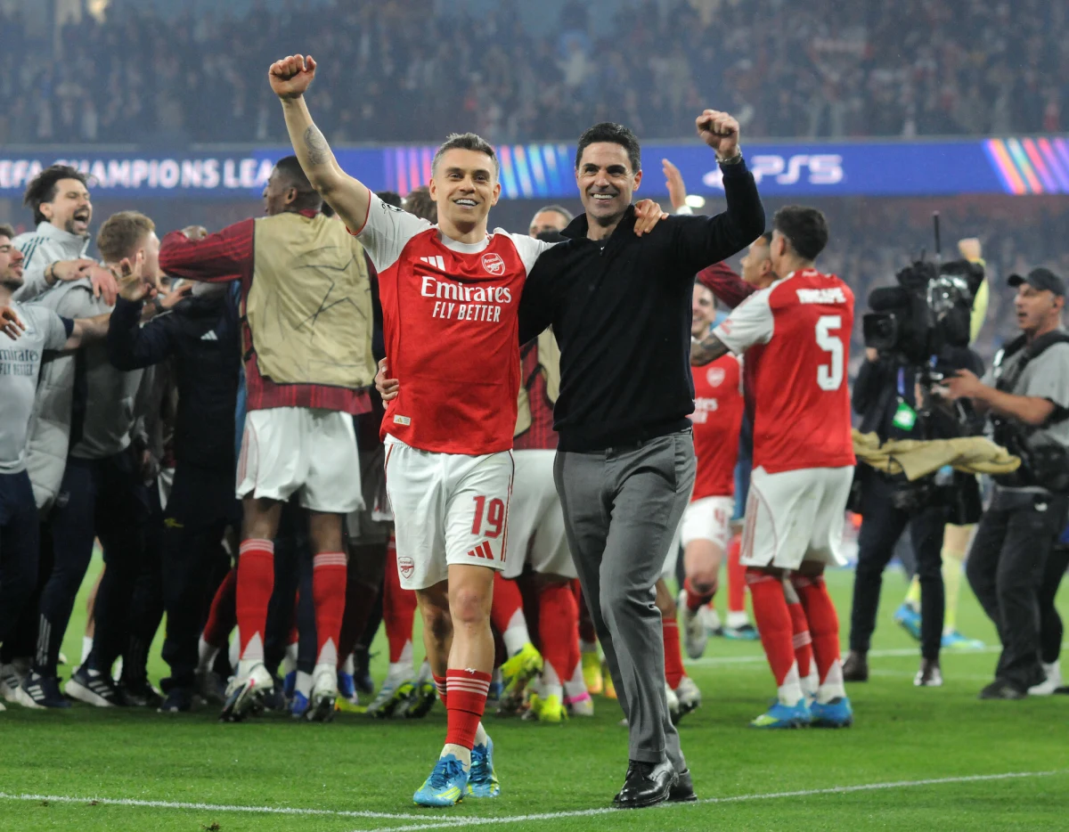 ​Piłkarze Manchesteru City niespodziewanie zremisowali na wyjeździe z Bournemouth 1:1 w przedostatniej, 37. kolejce Premier League. Ten wynik oznacza, że Arsenal Londyn po 22 latach został mistrzem Anglii. "Kanonierzy" będą świętować tytuł w niedzielę po meczu z Crystal Palace.