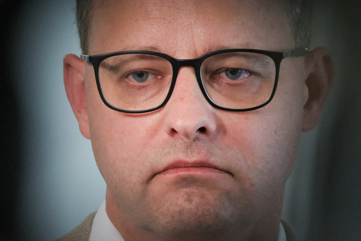 Peter Magyar wskazał, jaką drogą Marcin Romanowski mógł opuścił Węgry. W rozmowie z TVN24 węgierski premier wskazał, że były wiceminister sprawiedliwości mógł wyjechać przez Serbię. "Ale to jeszcze nie jest potwierdzona informacja" – zaznaczył.