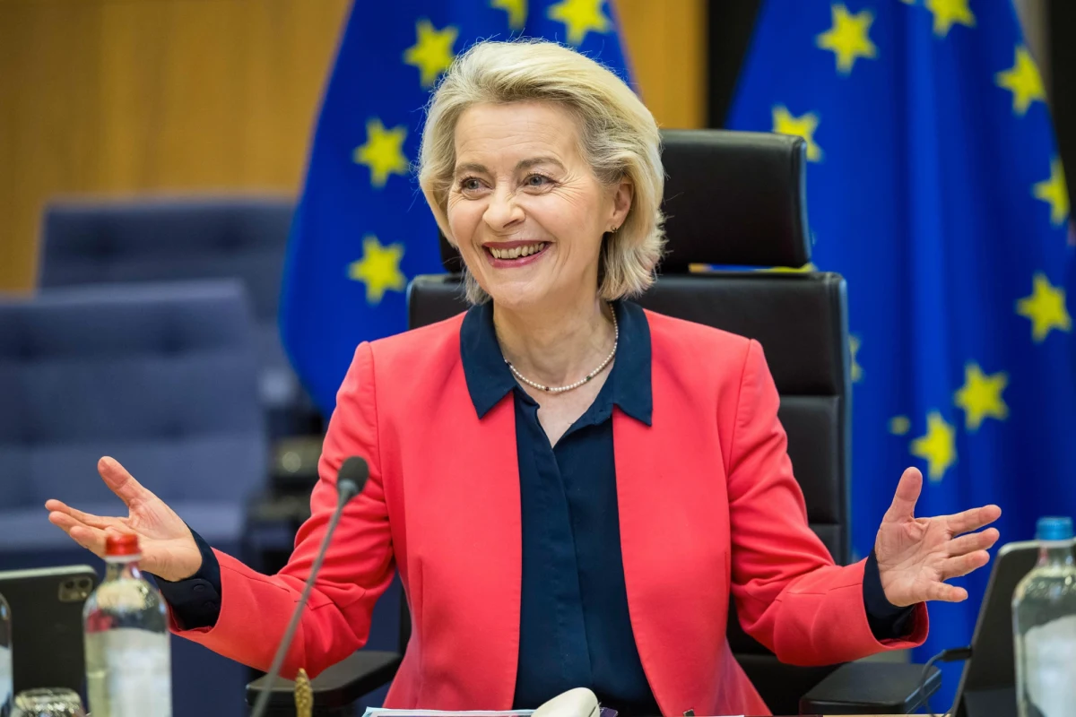 Unia Europejska i Stany Zjednoczone osiągnęły wstępne porozumienie w sprawie nowej umowy celnej. Zerowe stawki celne obejmą m.in. amerykańską soję i owoce morza, jednak stal i aluminium pozostają kością niezgody. Ostateczna decyzja należy teraz do Parlamentu Europejskiego i państw członkowskich.
