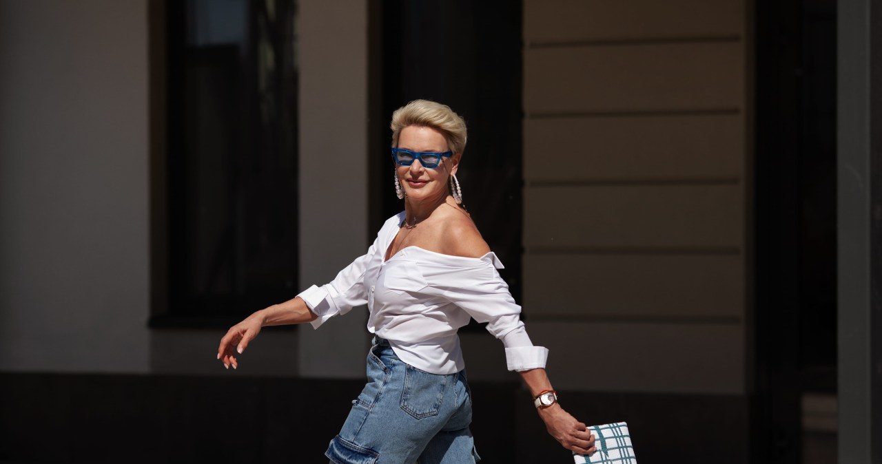 Kobiety 50+ powinny mieć w szafie. Wydłużają nogi i dodają klasy