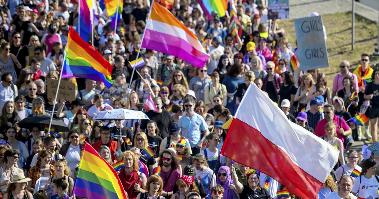 Cicha rewolucja obyczajowa nad Wisłą. "Prawica już tego nie zatrzyma"