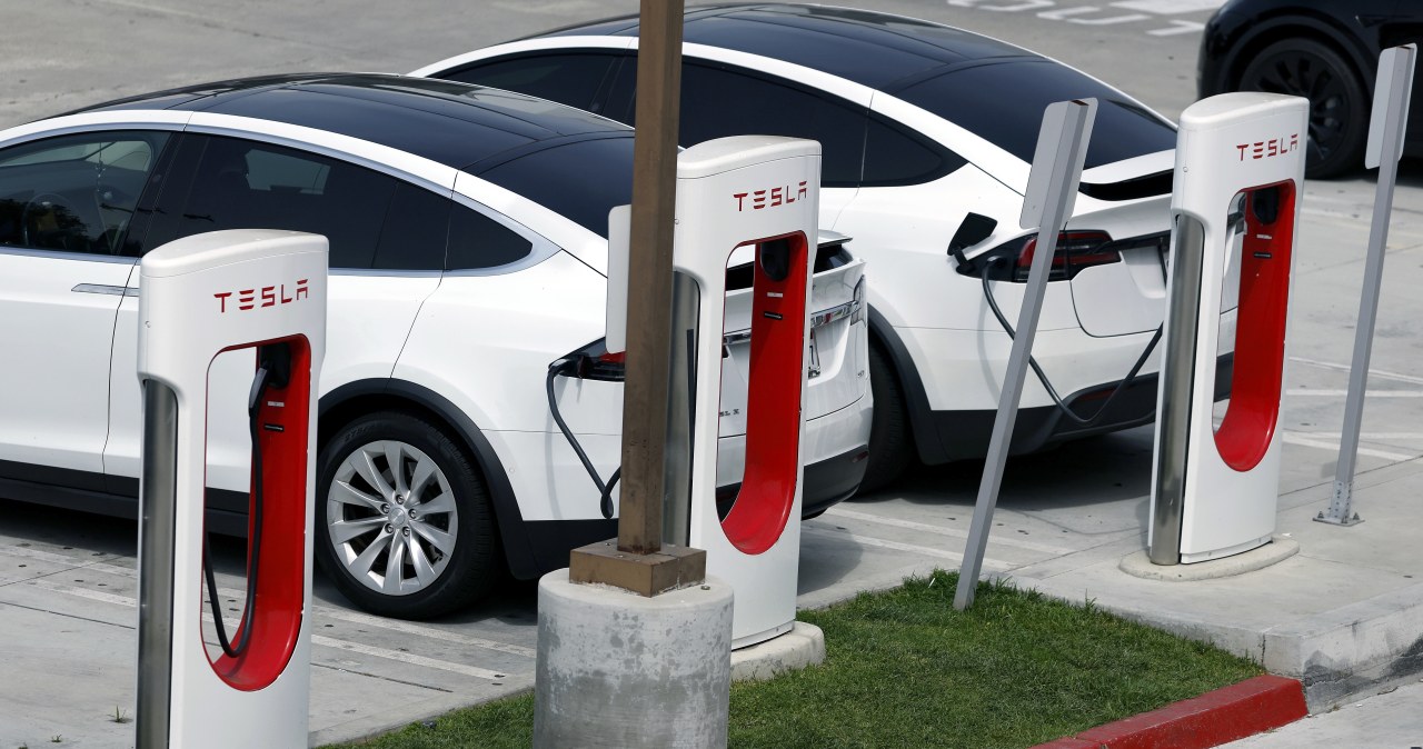Nowy podatek dla właścicieli samochodów elektrycznych. choćby 550 zł rocznie