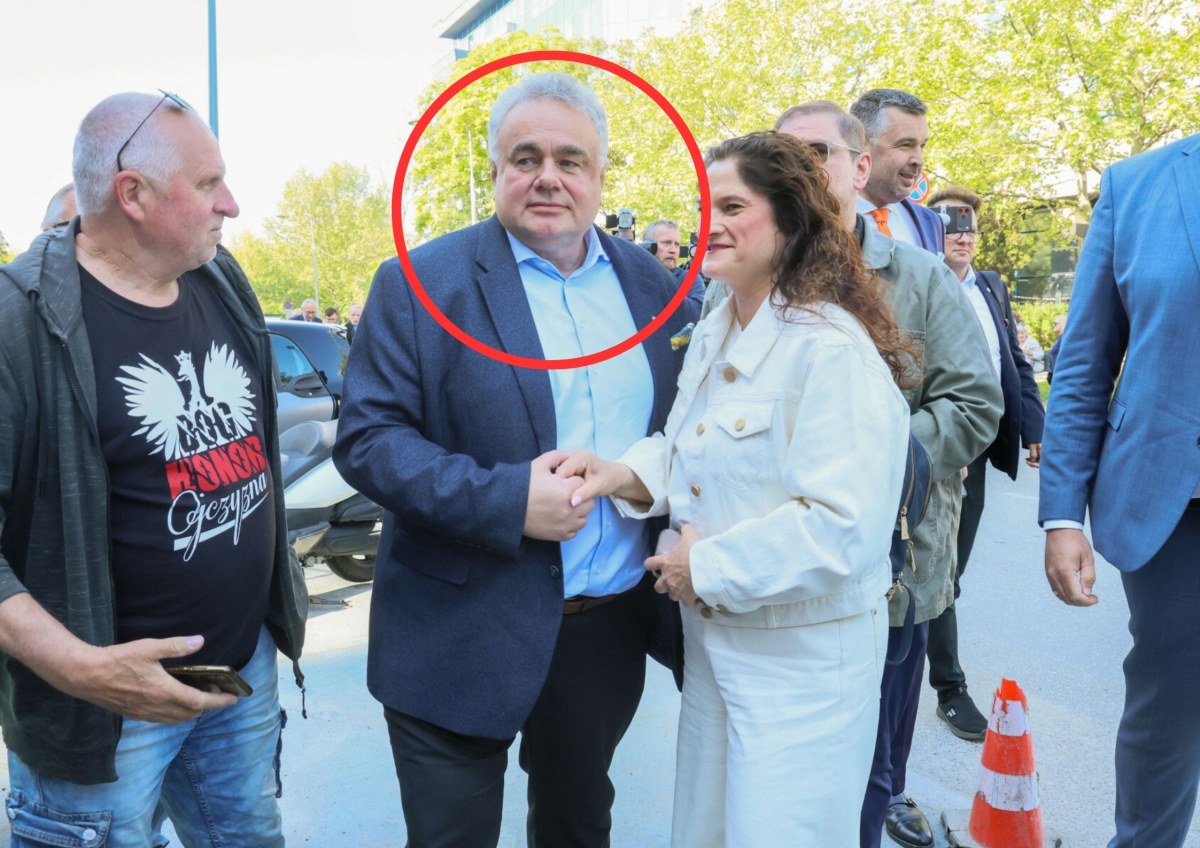 Stowarzyszenie Przyjaciół Republiki już działa. W tle znane nazwiska