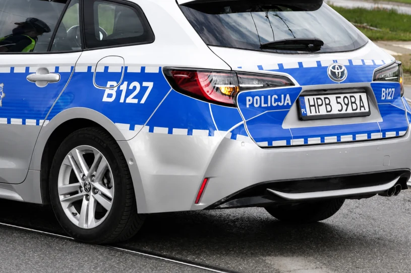 Oznaczenia radiowozów mają znaczenie. Kierowcy tego nie odczytują