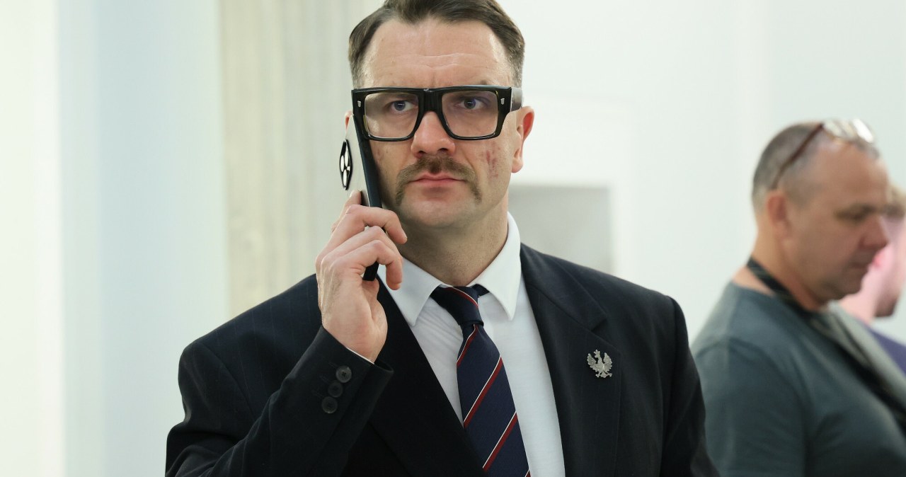 Burza wokół byłego posła PiS. Tyle wydał na podróże. Horrendalna suma