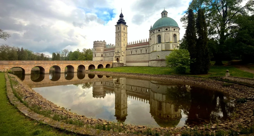 Zamek w Krasiczynie to Cud Polski. Perła Podkarpacia zachwyca