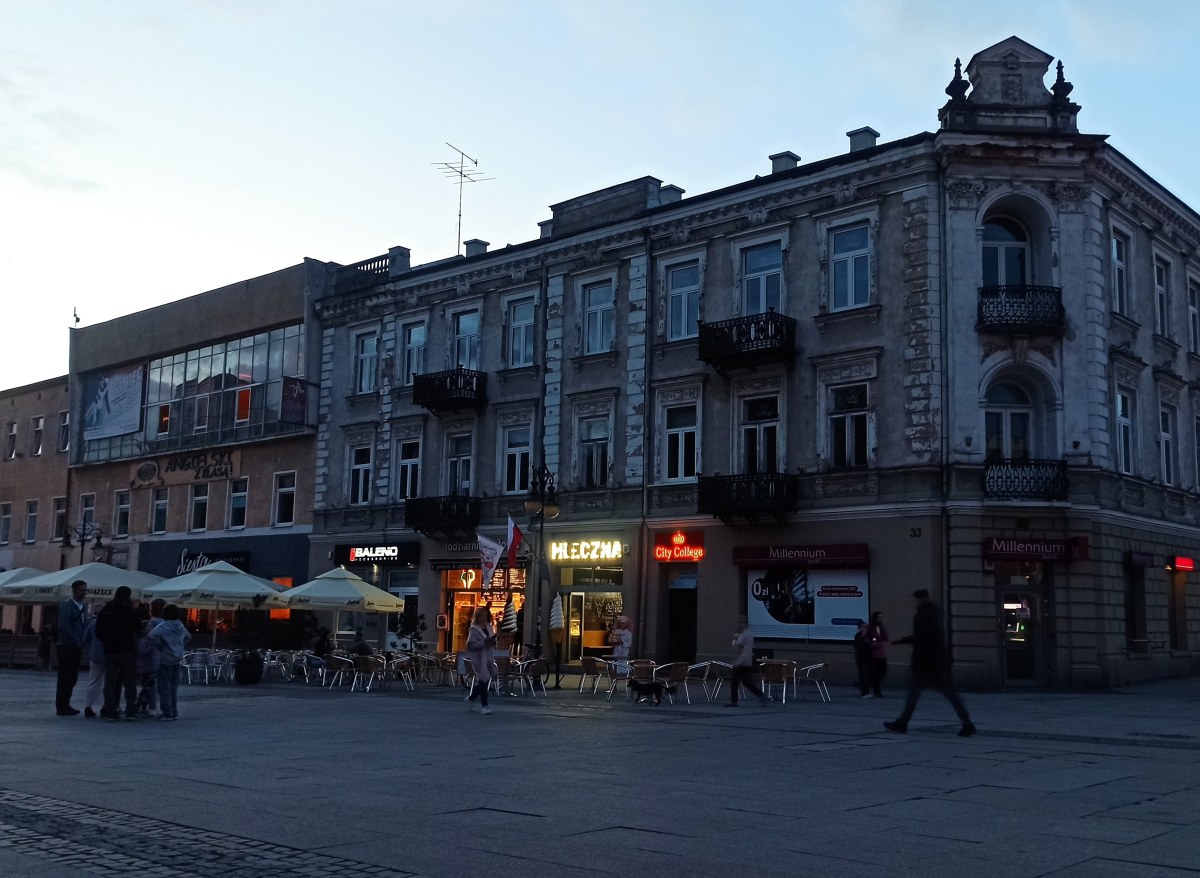 Zapytali Ukraińca o papierosa. Zarzuty za brutalny atak w centrum Radomia