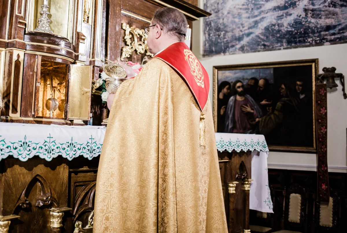 ​Białoruskie władze nie przedłużyły zezwoleń na dalszą posługę sześciu duchownym z polskim obywatelstwem pracującym w archidiecezji mińsko-mohylewskiej. Chodzi o pięciu księży katolickich i jednego zakonnika. O sprawie poinformowała niezależna inicjatywa "Chrześcijańska Wizja". To kolejny przypadek ograniczania działalności polskich duchownych na Białorusi.