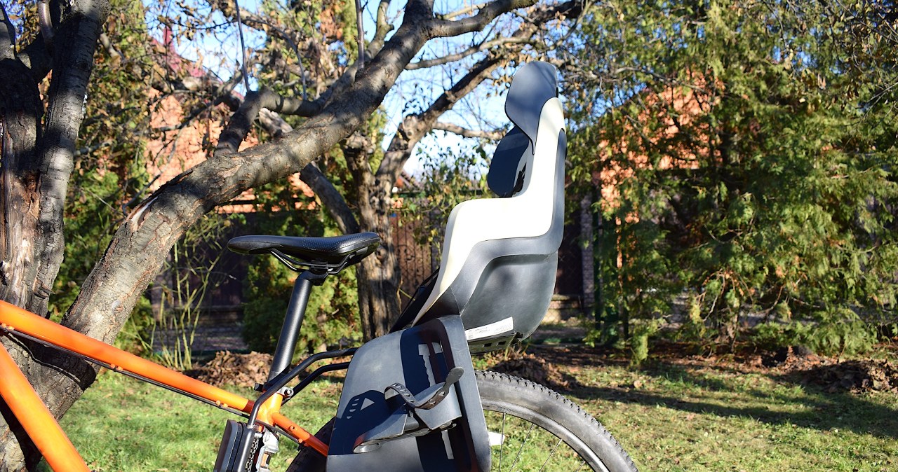Fotelik rowerowy z wadą fabryczną. Natychmiastowe wycofanie ze sprzedaży