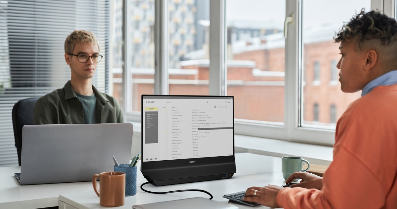 Philips prezentuje podwójny monitor. Ma ekrany z obu stron