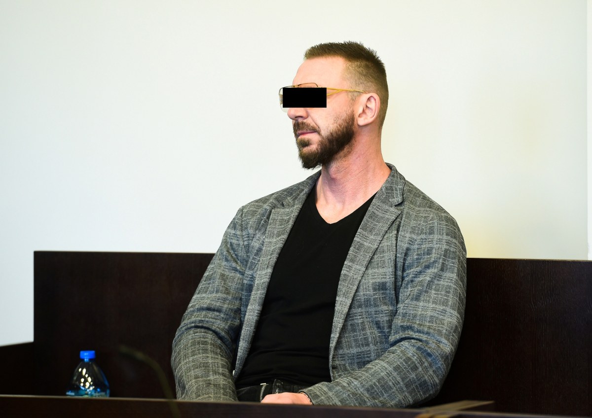 Były adwokat "od trumny na kółkach" trafi do aresztu w Szczecinie