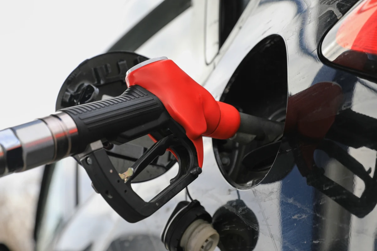 Znamy maksymalne ceny paliw, które obowiązywać będą od soboty do poniedziałku na stacjach benzynowych w Polsce. Minister energii wydał obwieszczenie w tej sprawie.